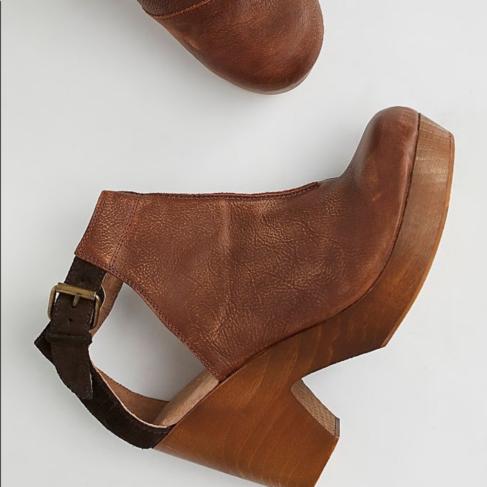 Free People Brown leather clogs